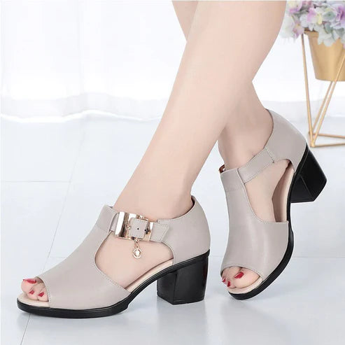 Sandalia clásica de diseño francés con tacón 👠